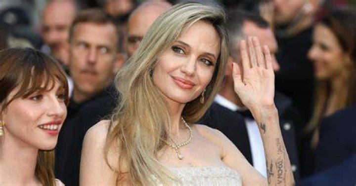 What Is Bell&rsquo;s Palsy? Angelina Jolie Reveals She Was Diagnosed With