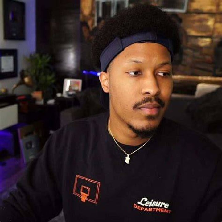 Who is Berleezy? age, height, birthday, bio, real name, girlfriend