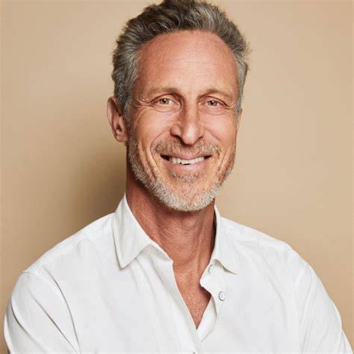 Who Is Mark Hyman's Wife? Know Mia Lux, Her Profession, Spouse, Kids
