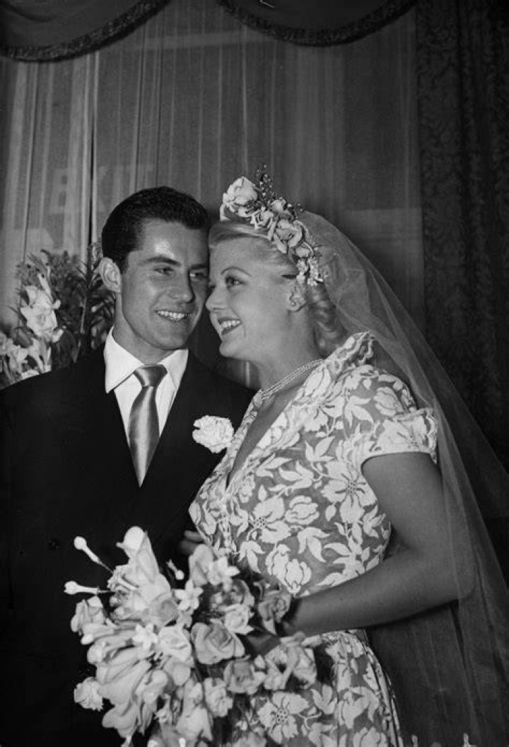 Who was Angela Lansbury married to? All about her husband and children